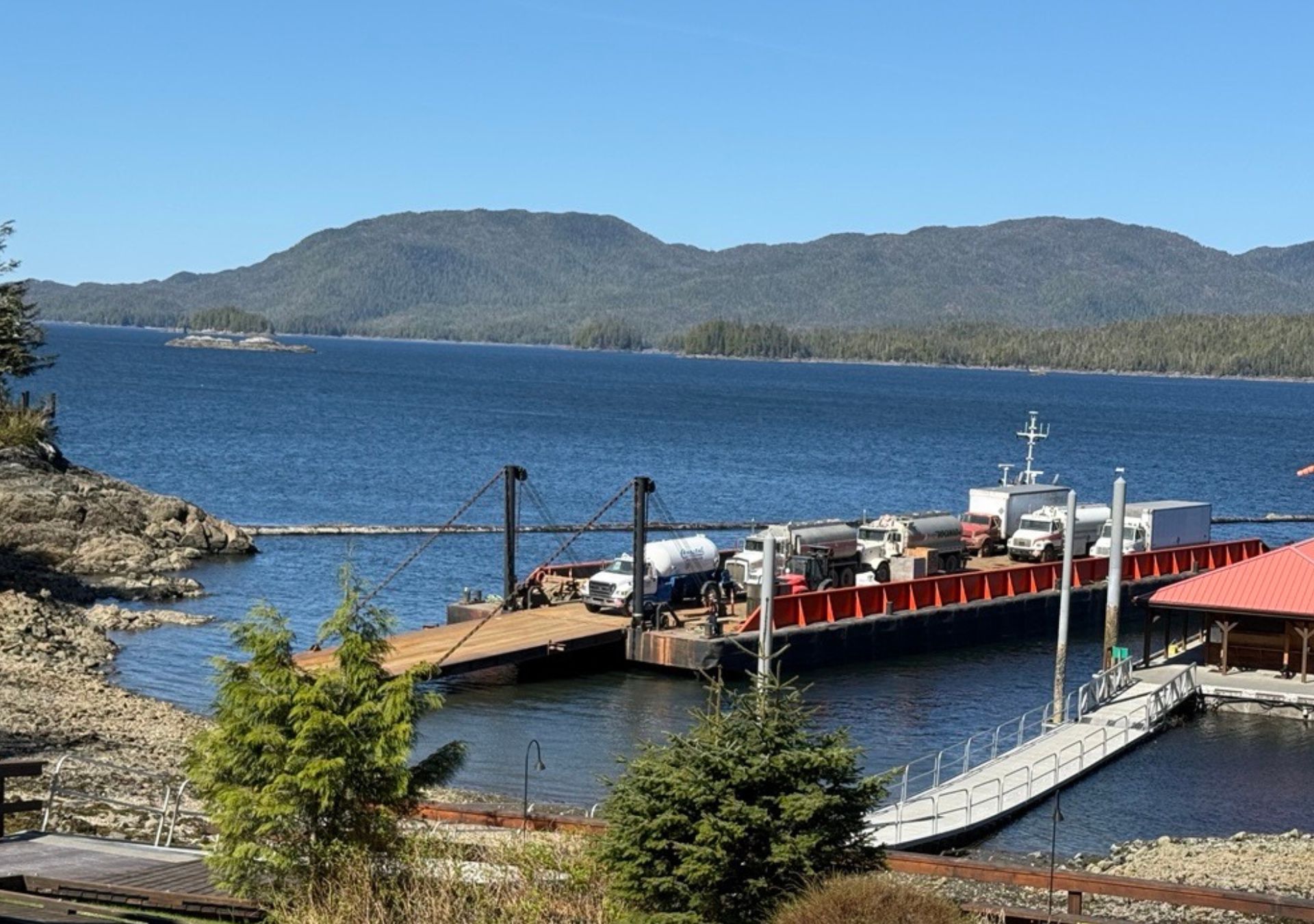 Barge Pulling Into Eagle Pointe Lodge In May Barge Pulling Into Eagle Pointe Lodge In May